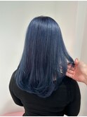 色落ちが水色からブロンドになるネイビーブルー