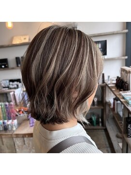 ミルシンク(1005mille cinq) ハイライトカラー/ベージュカラー/顎ラインボブ