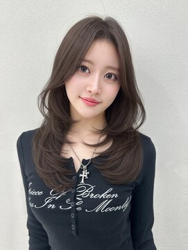 マウル 栄(MAEUL) 小顔カット　レイヤー　透明感カラー　顔まわり