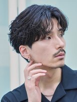 フィフス(fifth)&nbsp;原宿メンズセンターパートニュアンスフェザーパーマルーズパーマ