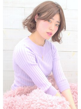 ミュージアム(MUSEUM) ■MUSEUM■外ハネで！スイングフェザーボブ♪二星4耳かけ★