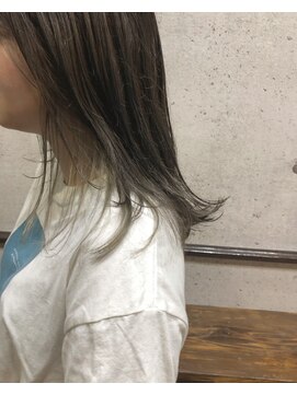 レジスタヘアーワークス (REGISTA hair works) ちらっとインナーカラー♪