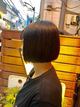 ヨナサン(Yona Saint) スッキリワンレングスボブ