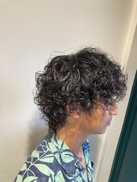 キー(KEY) ヤボったパーマ