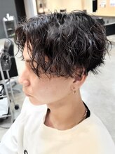 《波巻きスパイラルパーマ×センターパート》職場や学校などお客様にライフスタイルに合わせてご提案[眉毛]