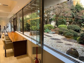 クォーターシーズンズ 茗荷谷(QUARTER SEASONS)の写真/日本庭園の様なお庭と広々な店内が自慢“日常を忘れてゆったり過ごして欲しい”お客様思いのサロン[茗荷谷]