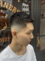 フォーコーナーズ(Four Corners) フェザーアップ/スキンフェード/バーバー/刈り上げ