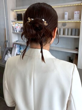 セプト 天神大名(SEPT.) 結婚式 ヘアセット カチモリ風 タイトお団子 三つ編み アップ