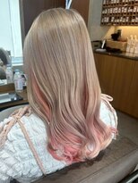 アルウ(Aru)&nbsp;【ブリーチカラー】ピンクベージュのツートーンカラー
