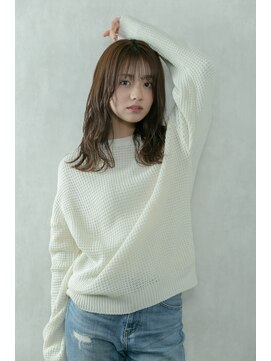 ディスオモテサンドウ 表参道(This OMOTESANDO) ひし形ふんわり愛されセミロング