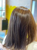 モハナ(m.ohana)&nbsp;オフィスで浮かない“ハイライトカラー”