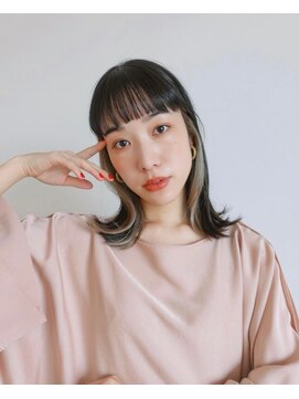 ラグ(log) インナーカラー×コントラストミディ