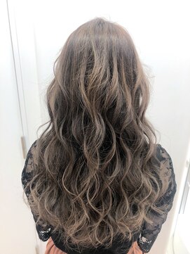 エヌプラス(N+) 黒髪グラデヘアーオリーブグレー小顔に見せるヘアココアベージュ