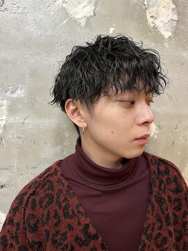 アカ(ACA) 波巻きツイストスパイラルパーマメンズ 大通札幌センターパート