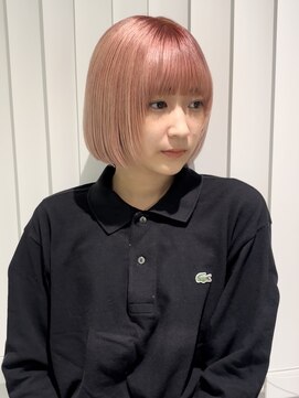 ケリーアン 太田(kelly.un) うる艶ミニボブ /ピンクベージュ/ハイトーン/お顔まわりレイヤー
