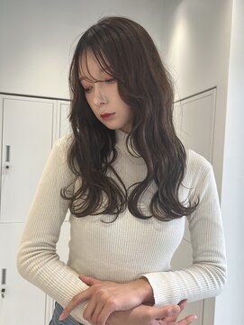 ロンドネートゥル 新潟(Lond naitre) レイヤーカットのウェーブスタイル