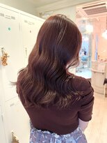 ネウィ 川崎(newi)&nbsp;丸型卵形ストレートレイヤーエアリーロング美髪アッシュブラウン