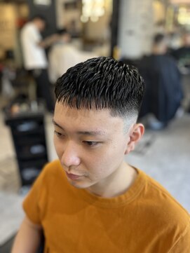 フランクスバーバーリザーブ 人形町店(FRANK’S BARBER RESERVE) クロップ/フェード/人形町/アイパー/y