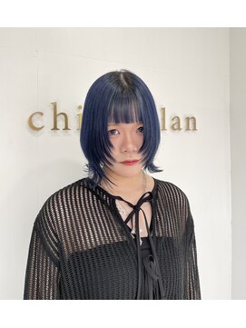 クラン(clan) 寒色系ブルーカラー　ウルフカット