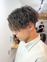 センターパート波巻きパーマスパイラルパーマツイストスパイラル