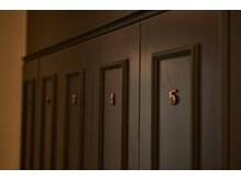 上質さと居心地の良さを両立した空間は、まるで“都心の隠れ家ホテル”。