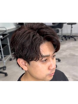 ビジネスシーンでの印象を劇的に変える、スタイリッシュなメンズサロンで自分らしさを磨こう！