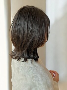 クオリス 上板橋店(QUALIS) くびれボブミニウルフ透明感シルバーアッシュグレージュカラー