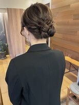 ヘア プロデュース キュオン(hair produce CUEON.)&nbsp;アップシニヨン×お呼ばれヘア