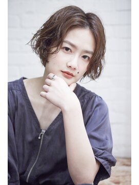 ラレイ(Lalei) 【Lalei】センターパート×パーマ　大人ショート　辻幸奈