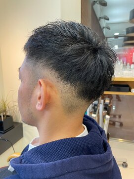 キサ ファータ 恵比寿(kisa fata) [オージュアサロン/恵比寿]アップバング/スキンフェード