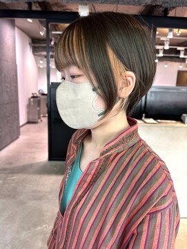 ビビッド(vivid) イヤリングカラーショート小顔ヘア簡単スタイリングツヤ髪
