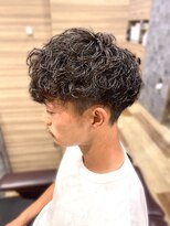 銀座マツナガ 神田店&nbsp;大人の色気重め前巻きパーマダウンスタイルツーブロ刈り上げ