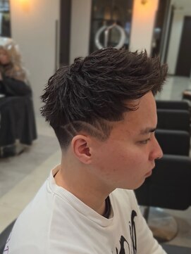 ラピス 名古屋駅前店(Lapis) ラインアート/短髪