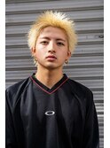 金髪ウルフスパイキーショート