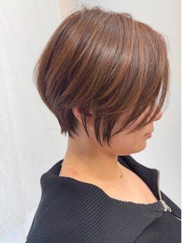 ロボ(LOBO)の写真/【江坂徒歩3分】大人女性に人気のサロンLOBO！骨格に合わせたショートヘアで品のある魅力を引き出します♪