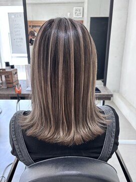 キャリー(Caly) シャドールーツ