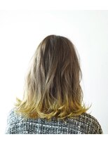 サロン マーニ(salon m ni)&nbsp;外ハネミディ×グラデーションイエロー