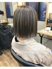 切りっぱなしボブ×ハイライト