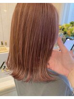 シェリア(Shelia) シアーピンク×ペールカラー×切りっぱなしセミディ