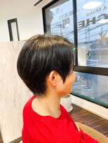 アトリエアルシュ(atelier ARCHE) アシンメトリーなショートヘア