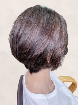 アルファ アトリエ エム フラワー(ALUFA atelier.M/Flower) 20代30代40代小顔切りっぱなし大人ショートアッシュカラー