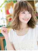 抜け感ヘアくせ毛風ふわミディカーキベージュa志木20代30代40代