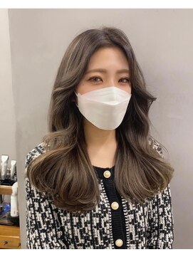 ローバー(ROAVER) ROAVER 山下美穂　韓国ヘア　ダブルカラー　シールエクステ