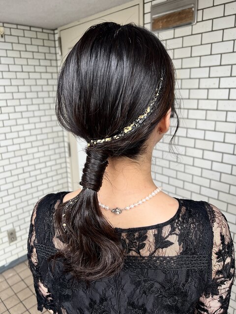 タイトポニー　ヘアセット　金箔　ウェット感　タイトヘア