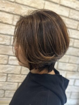 レプリカ 上大岡(Replica) ハイライトショートボブ
