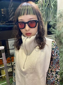 フィン(fin,) ハイライト/波巻き/マッシュパーマ/ウルフ/インナーグレージュ