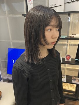 トレス(TRESS) ミディアムヘア 顔周り レイヤー 原宿 表参道