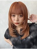 顔周りレイヤーカットくびれヘアミルクティーベージュカラー