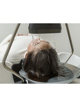 頭浸浴とヘッドスパが自慢の《HALe》＊リラクゼーションコースの設置あり！極上の癒しをご体感ください