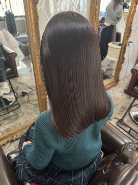 ヘアーアトリエ ラフェル(hair atelier Rafel) 切りっぱなし/艶髪